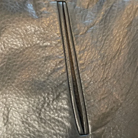 Robert Comstock Black Genuine Leather 3/4 Length Jacket. Size: 48 - Picture 8 of 12